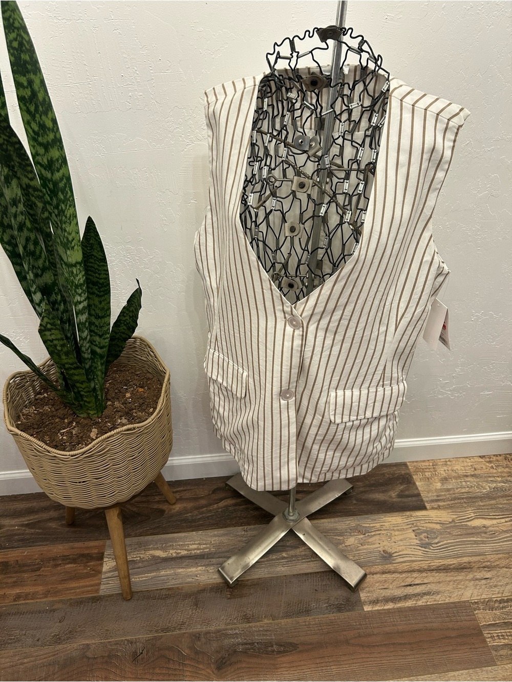 DIP Cream Tan Striped Linen Blend Button Front Vest Sleeveless Large NWT